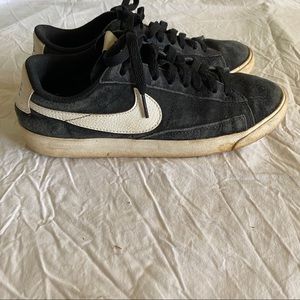 blazer low black suede